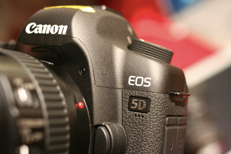 Illustration for article titled Hands-On: Canon EOS 5D Mark II